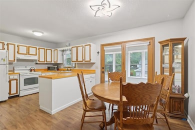 3929 53rd St, Des Moines, IA 50310 - photo 4