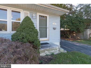 227 Ellsworth Dr, Newark, DE 19711 - photo 2