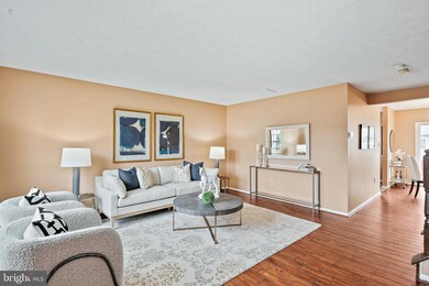 18820 Sky Blue Cir, Germantown, MD 20874 - photo 2