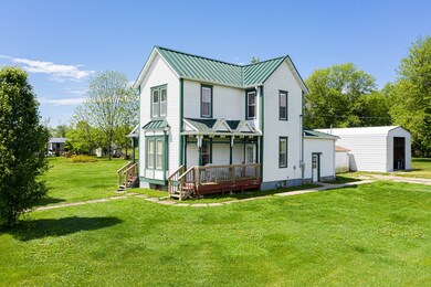 501 W North St, Shumway, IL 62461 - photo 3