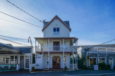 8 Circuit Avenue Extension unit 14, Oak Bluffs, MA 02557 - photo 2