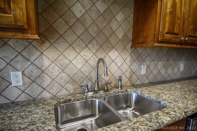 277 S Kit Carson St, Fort Gibson, OK 74434 - photo 4