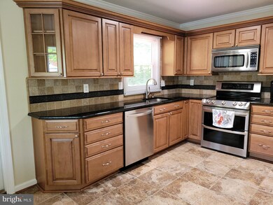 2512 Tabor Ct, Woodbridge, VA 22191 - photo 3