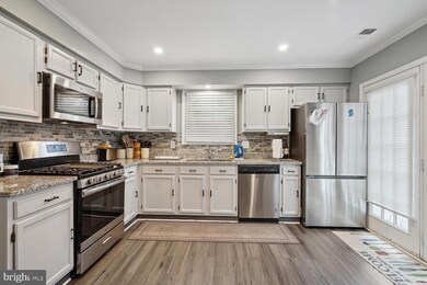 3943 Orange St, Triangle, VA 22172 - photo 5