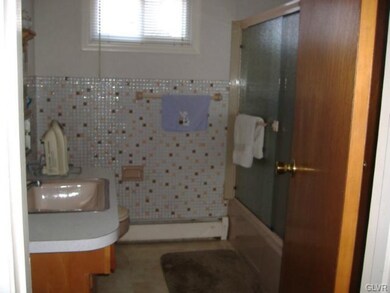 1079 Constitution Ave, Pen Argyl, PA 18072 - photo 5