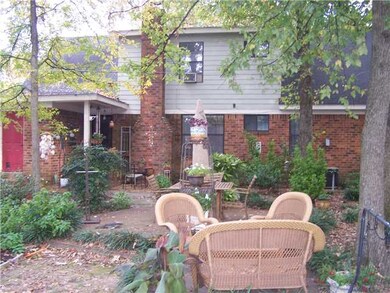 PARK-LIKE BACKYARD FOR ENTERTAINING AND RELAXING