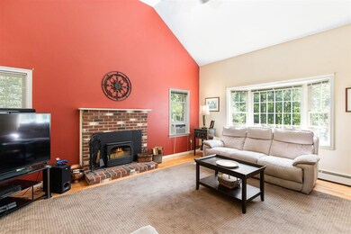 11 Lantern Ln, Londonderry, NH 03053 - photo 3