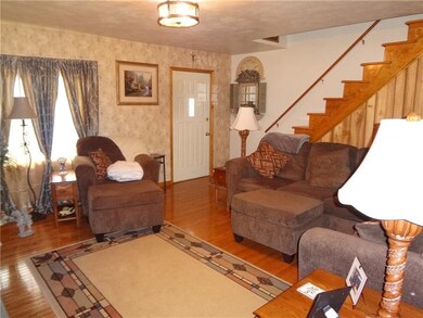 28 E 2nd Ave, Latrobe, PA 15650 - photo 5