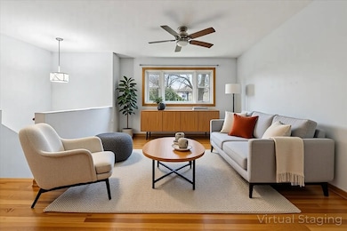 26W028 Prairie Ave, Wheaton, IL 60187 - photo 2