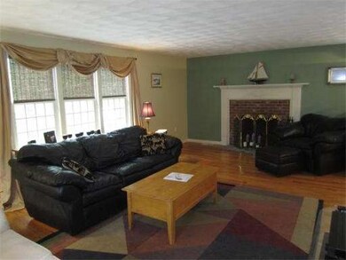 5 Hickory Ln, Georgetown, MA 01833 - photo 6