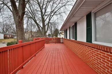 Large front deck (2)