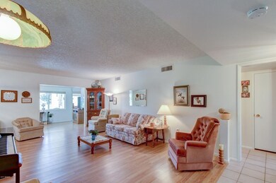 living room nice laminate floors