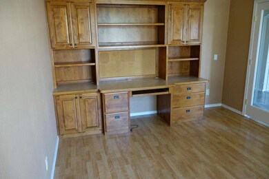 DEN  HOBBY ROOM