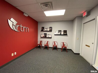 4436 N Brady St unit 102, Davenport, IA 52806 - photo 3