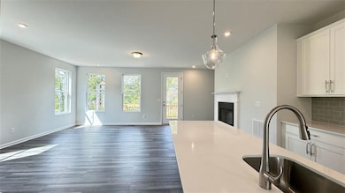 1479 Creekside Cir NW, Atlanta, GA 30318 - photo 7