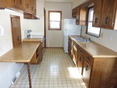 3612 Kelling St, Davenport, IA 52806 - photo 6