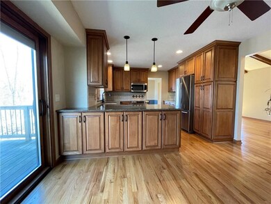 Eat-in kitchen