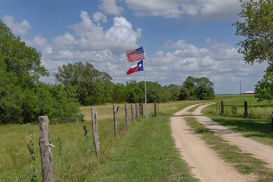 900 Schulze Rd, Schulenburg, TX 78956 - photo 4