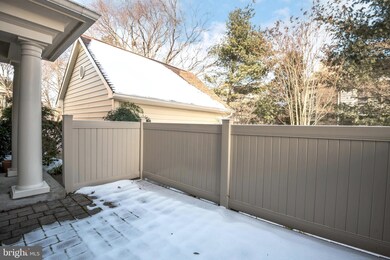 10839 Luxberry Dr, Rockville, MD 20852 - photo 5