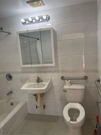 7548 Parsons Blvd unit 1C, Fresh Meadows, NY 11366 - photo 3