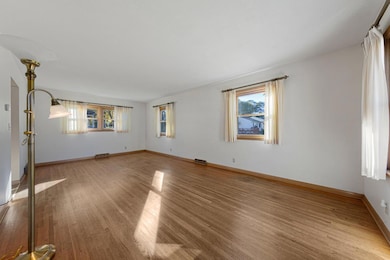 13 Living_dining.jpg