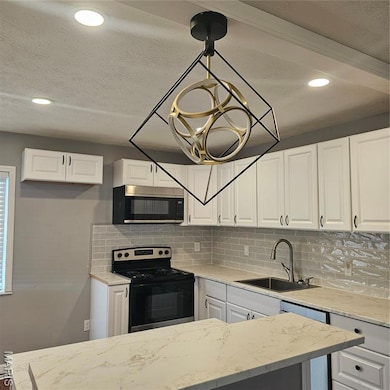 1205 Sir Lancelot Ln, Godfrey, IL 62035 - photo 5