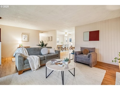 1065 Columbia Ave, Gladstone, OR 97027 - photo 6