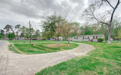 13403 Shady Ln, Old River Winfree, TX 77535 - photo 4