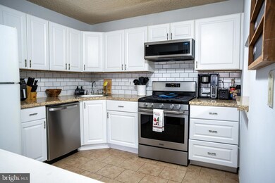 41 Federal Ct unit 3E2, Galloway, NJ 08205 - photo 2