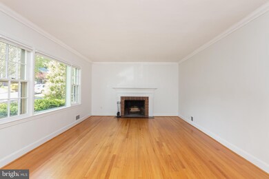 2837 Cleave Dr, Falls Church, VA 22042 - photo 3