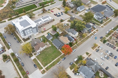 525 2nd St SW, Cedar Rapids, IA 52404 - photo 3