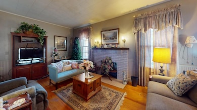 935-Burrus-Rd-Living-Room 1