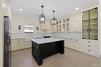 3310 Las Vistas Ln, Progreso Lakes, TX 78596 - photo 5