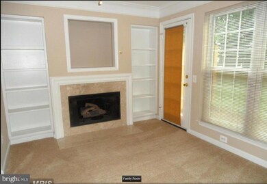 46932 Courtyard Square unit 100, Sterling, VA 20164 - photo 4