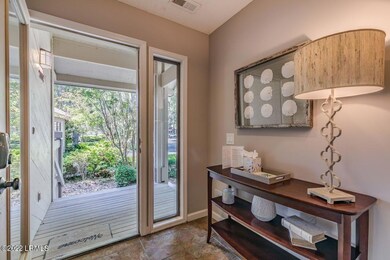 4 Foyer