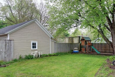 1130 Hoyt St SE Grand Rapids-large-006-5
