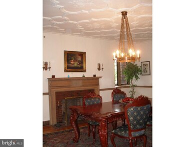 111 Greenleigh Ct, Merchantville, NJ 08109 - photo 3