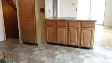 12 Emily St, Springfield, MA 01109 - photo 6