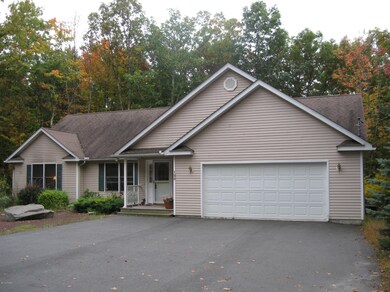 123 Surrey Dr, Lords Valley, PA 18428 - photo 2