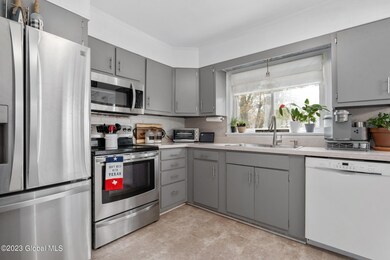 23 Bayberry Rd, Schenectady, NY 12306 - photo 7