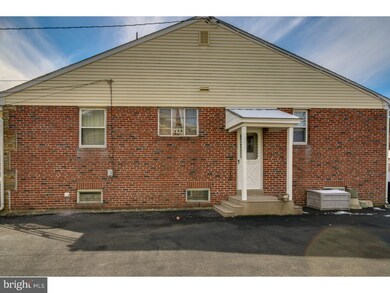 11 Center Ave, Willow Grove, PA 19090 - photo 4