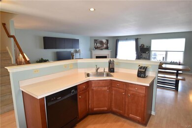 6961 Hunt Dr, Macungie, PA 18062 - photo 3