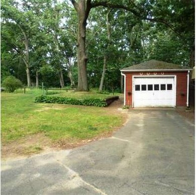 207 Telegraph Ave, Chicopee, MA 01020 - photo 2