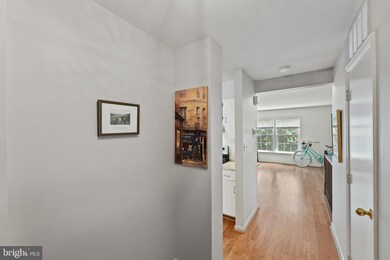 11321 Morning Gate Dr, Rockville, MD 20852 - photo 3