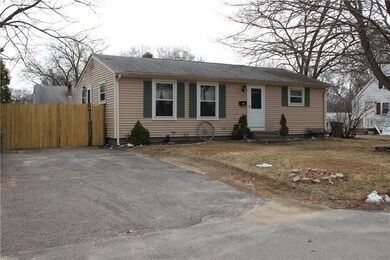 32 Sundance St, Warwick, RI 02886 - photo 2