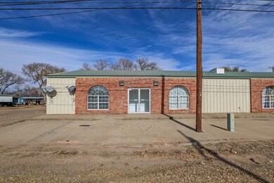 521 Ash Ave, Dalhart, TX 79022 - photo 2