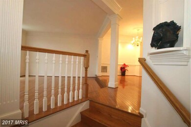 9927 Trosby Ct, Vienna, VA 22181 - photo 4