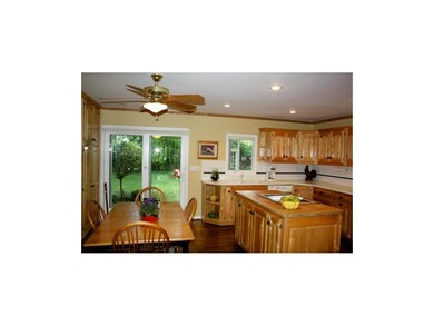 Eating space in large kitchen