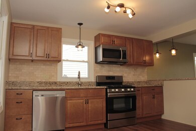 132 N Wright St, Griffith, IN 46319 - photo 3