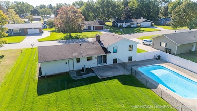 10975 Campanel Dr, Zeeland, MI 49464 - photo 2